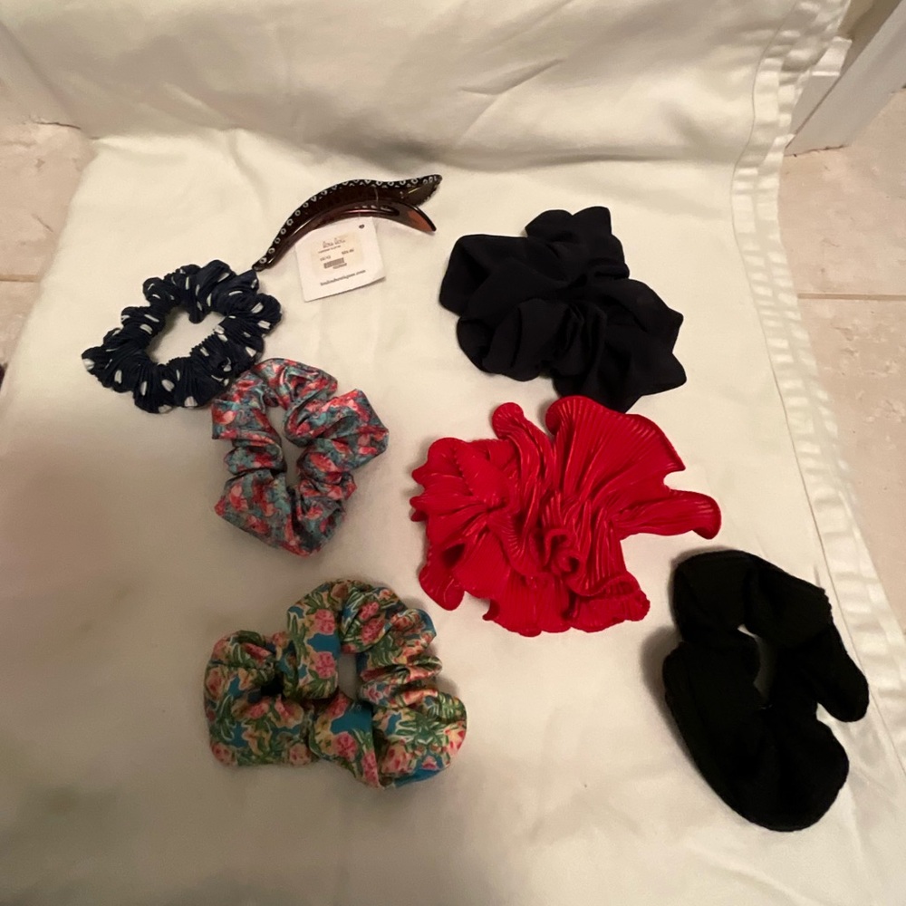 Lou Lou & Company Hair Clip + 6 Scrunchies